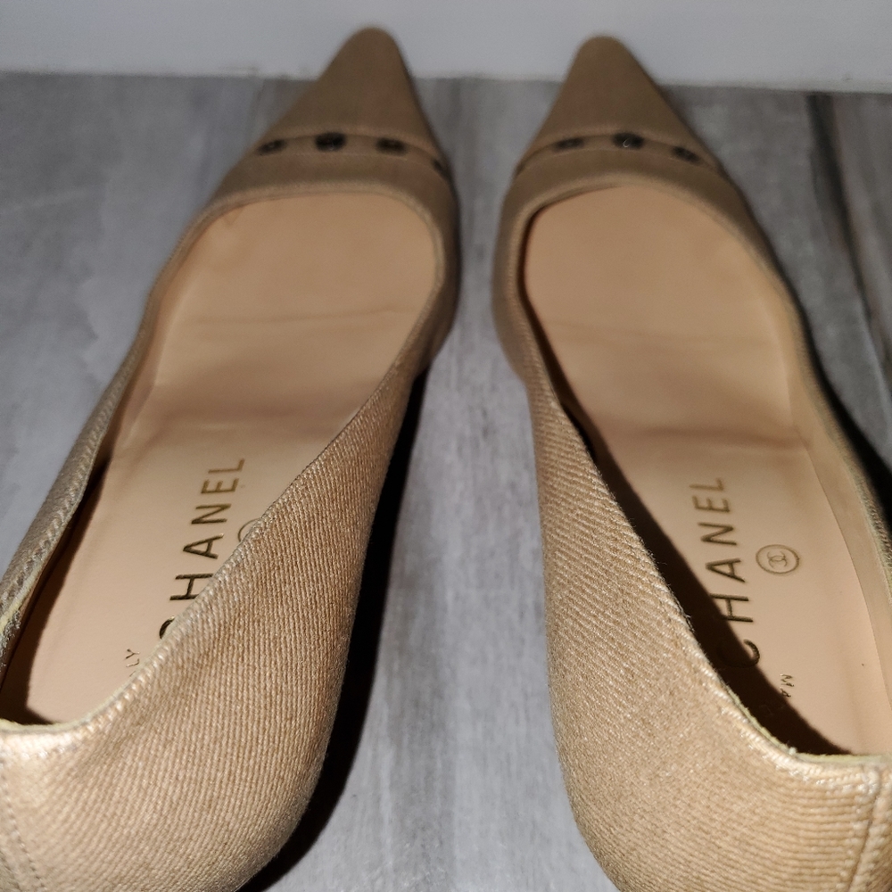 Chanel - Picture 6 of 8